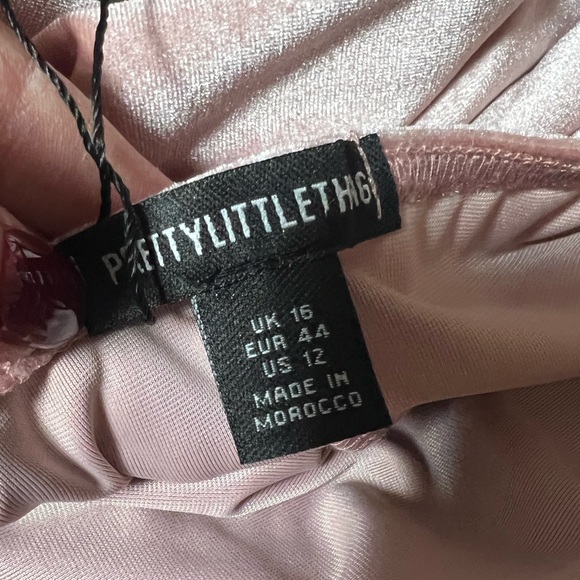 NWT PrettyLittleThing Maternity Velvet Cowl Neck Dress | Size UK 16 (US 12) - Picture 4 of 4